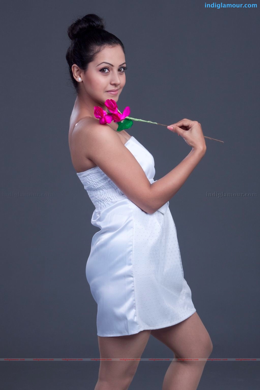 Neelam Gouhrani Actress hd photo