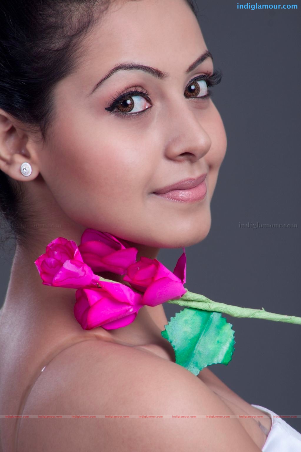 Neelam Gouhrani Actress hd photo