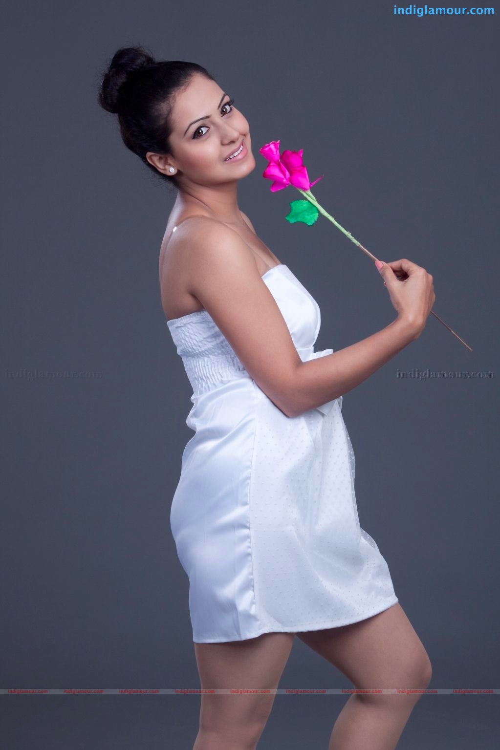 Neelam Gouhrani Actress hd photo