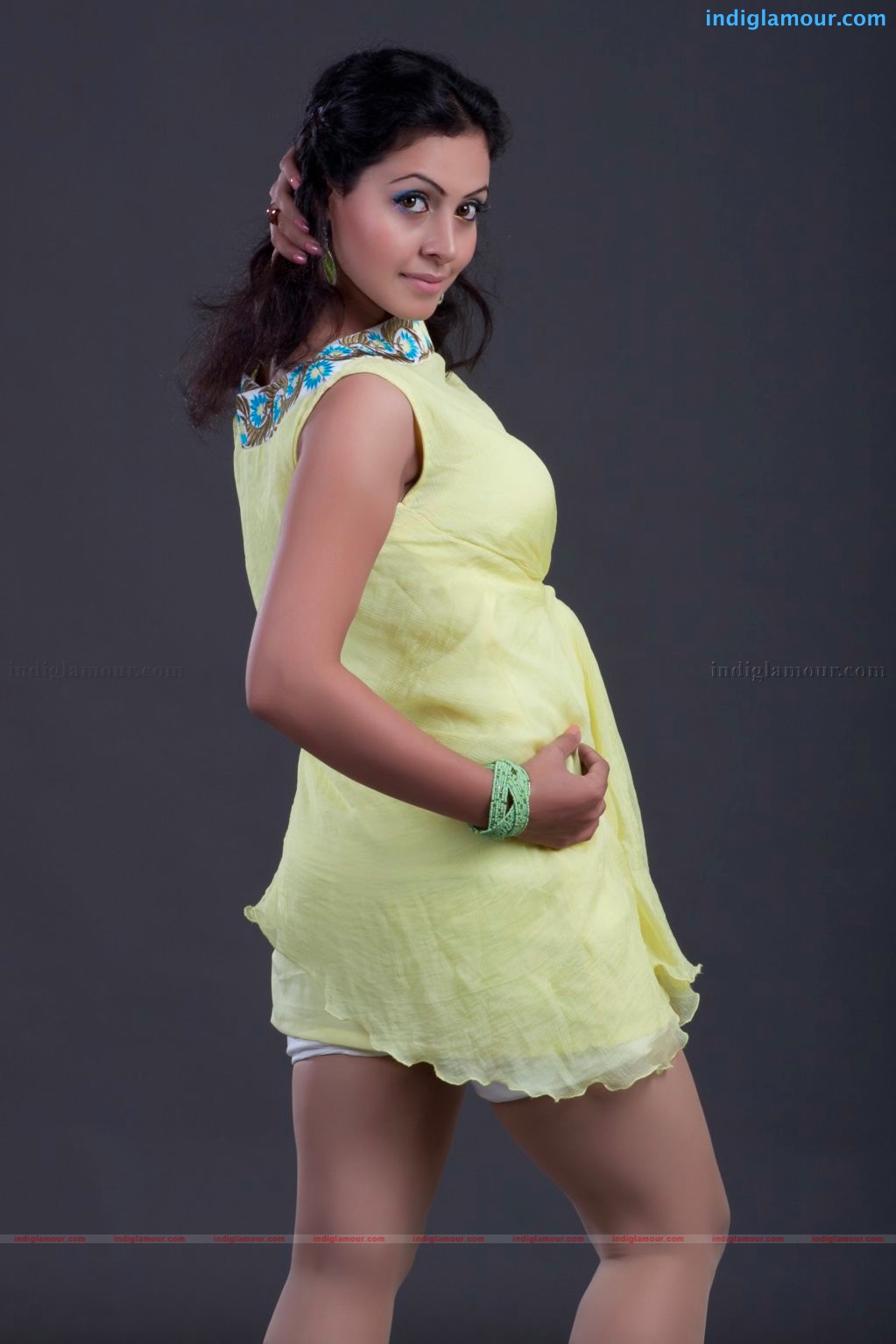 Neelam Gouhrani Actress hd photo