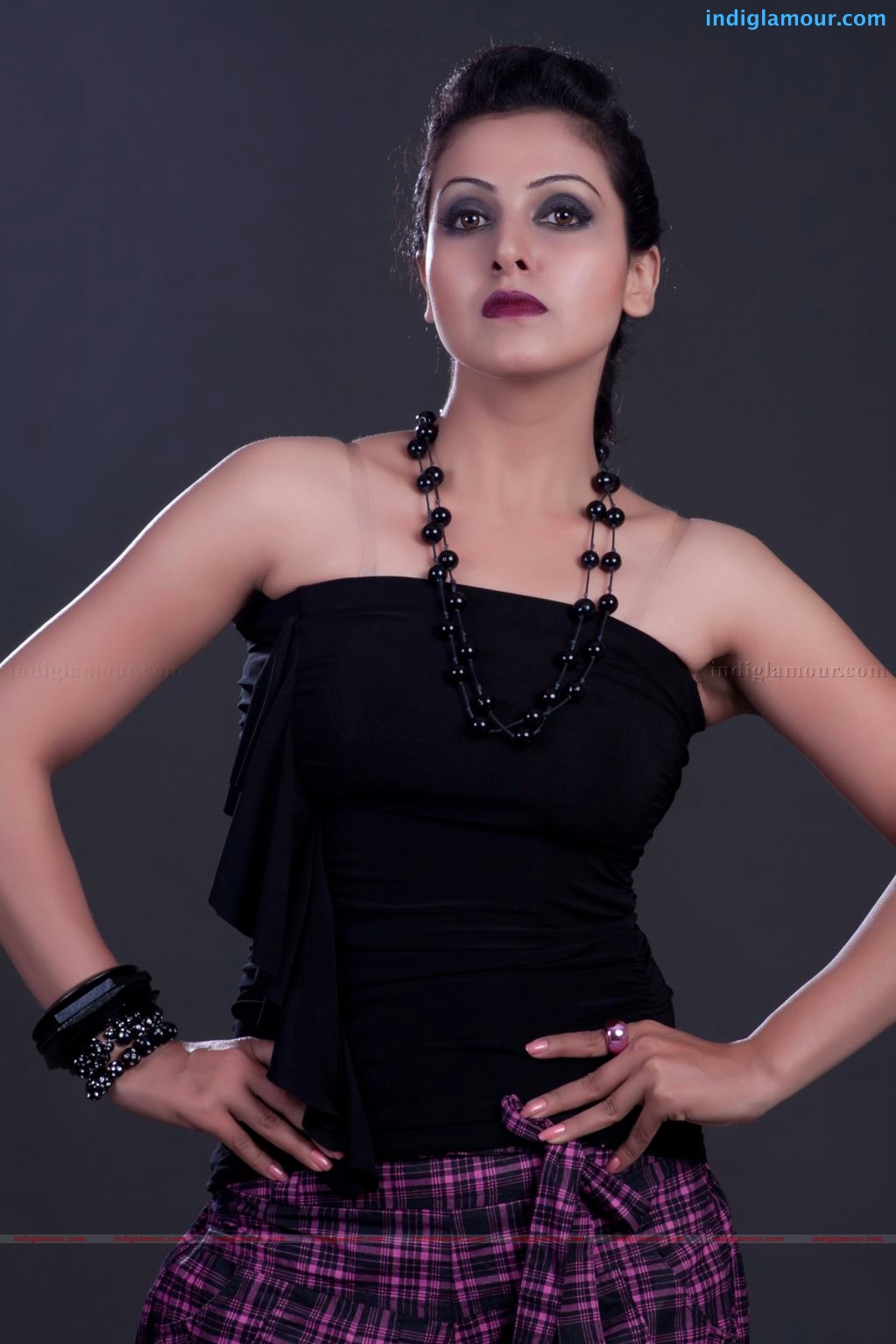 Neelam Gouhrani Actress hd photo