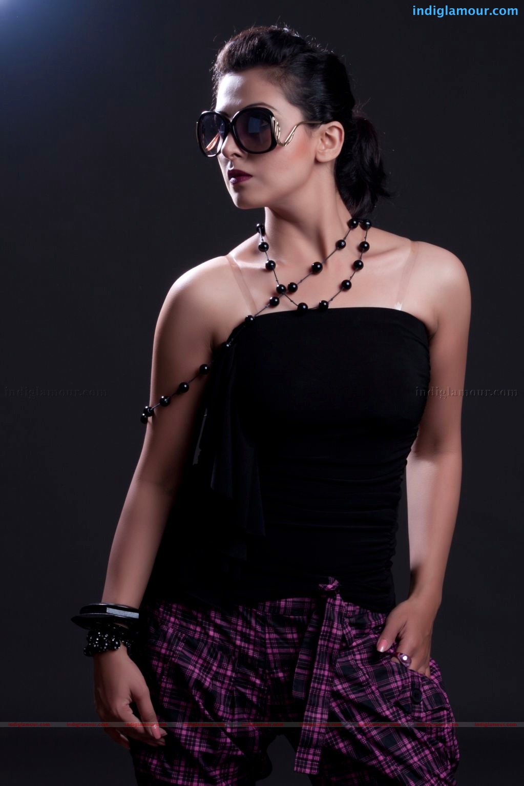 Neelam Gouhrani Actress hd photo