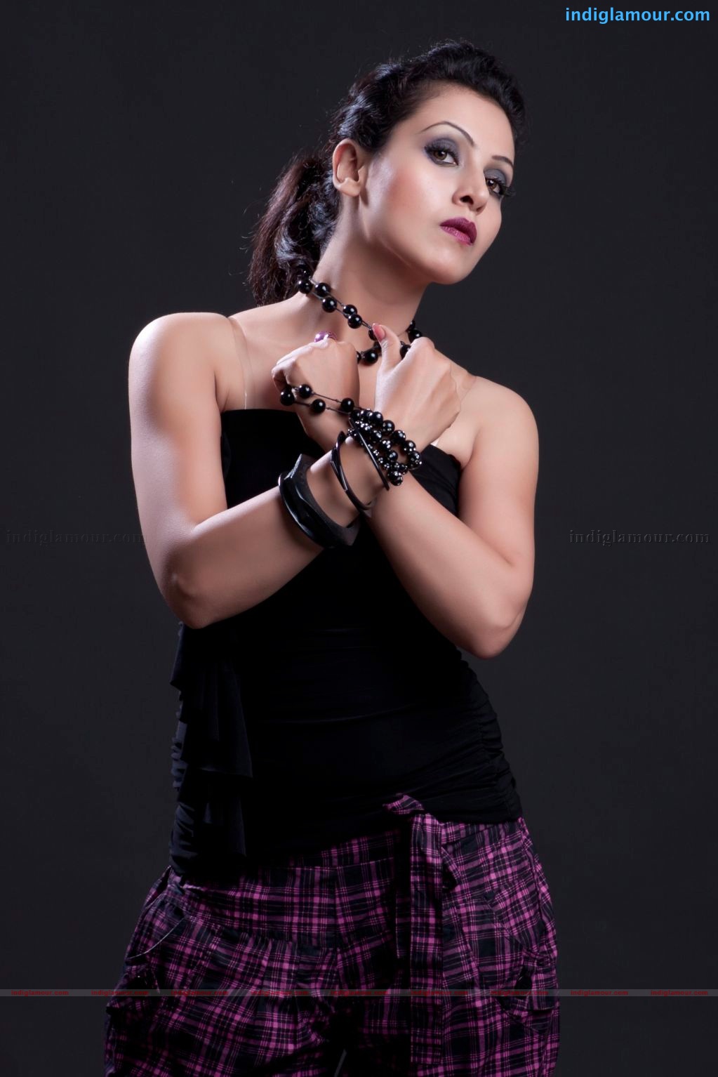 Neelam Gouhrani Actress hd photo
