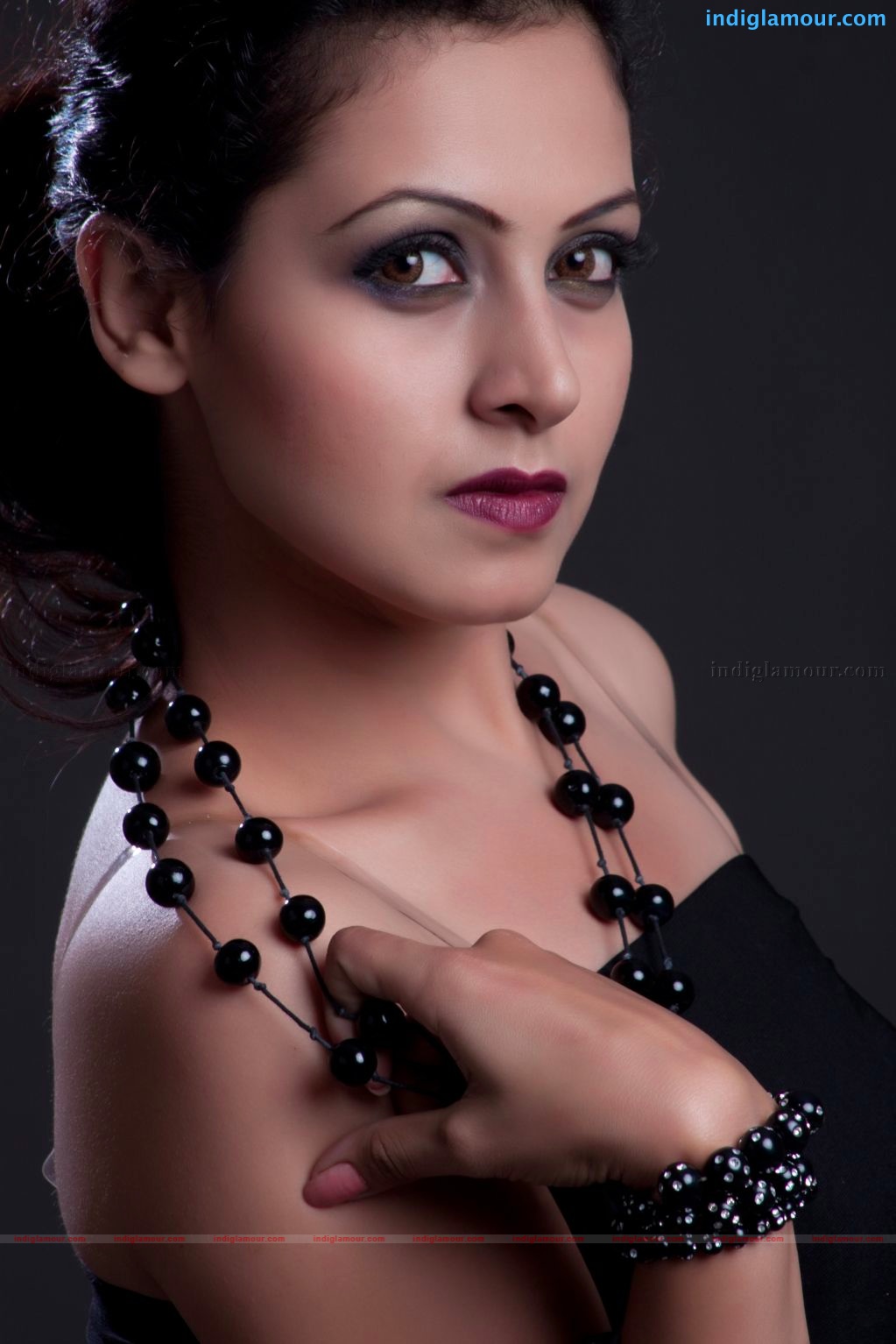 Neelam Gouhrani Actress hd photo