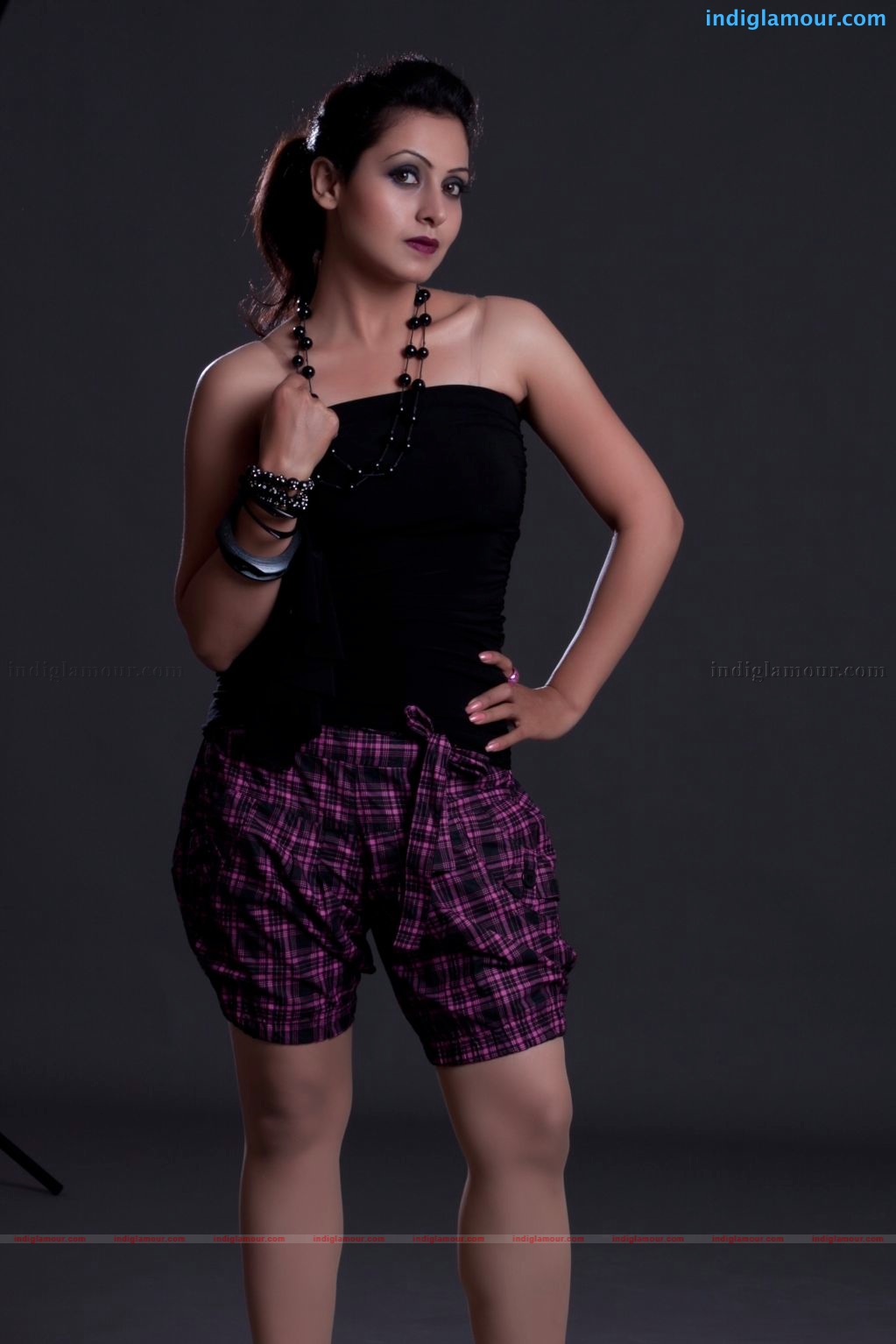 Neelam Gouhrani Actress hd photo