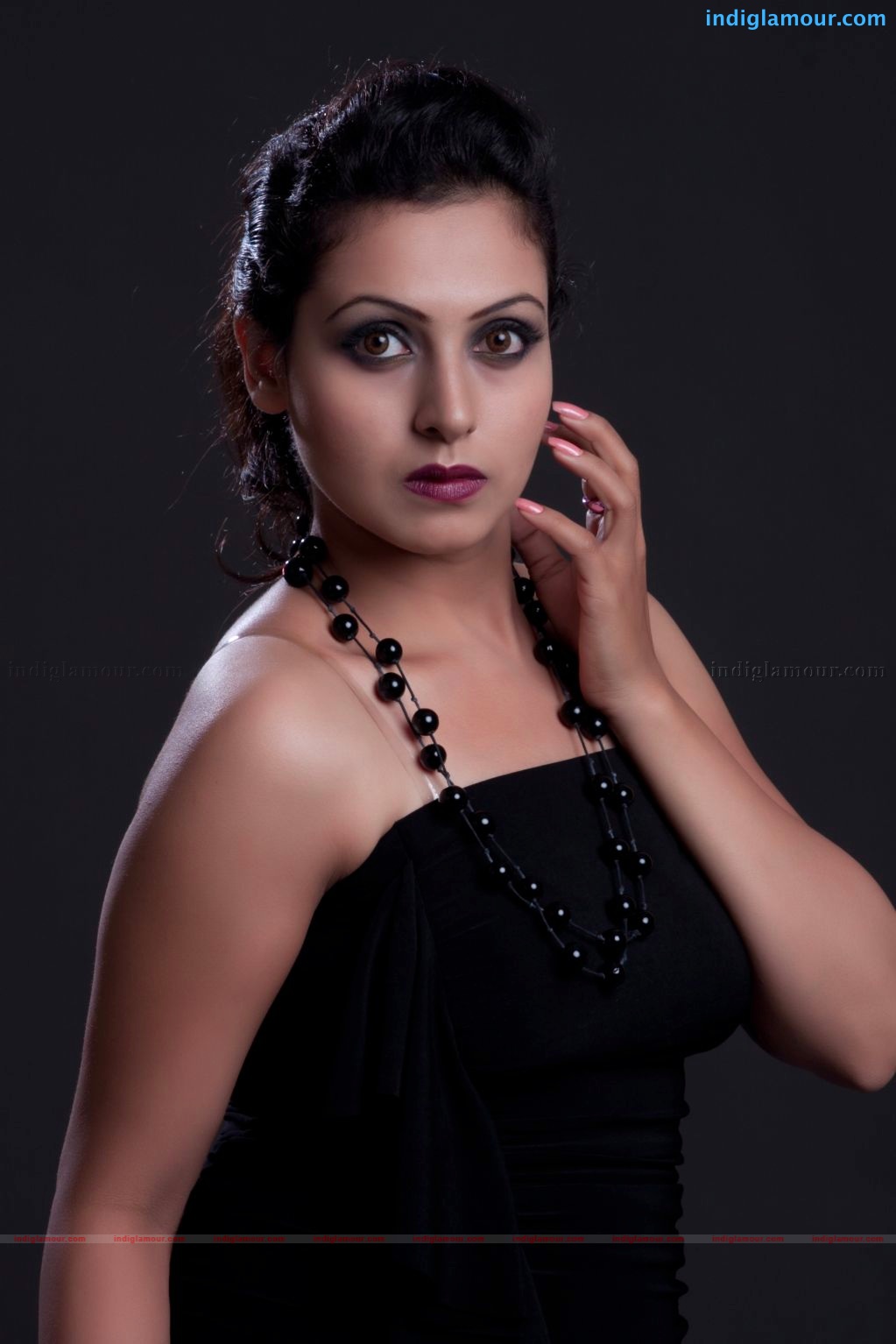 Neelam Gouhrani Actress hd photo