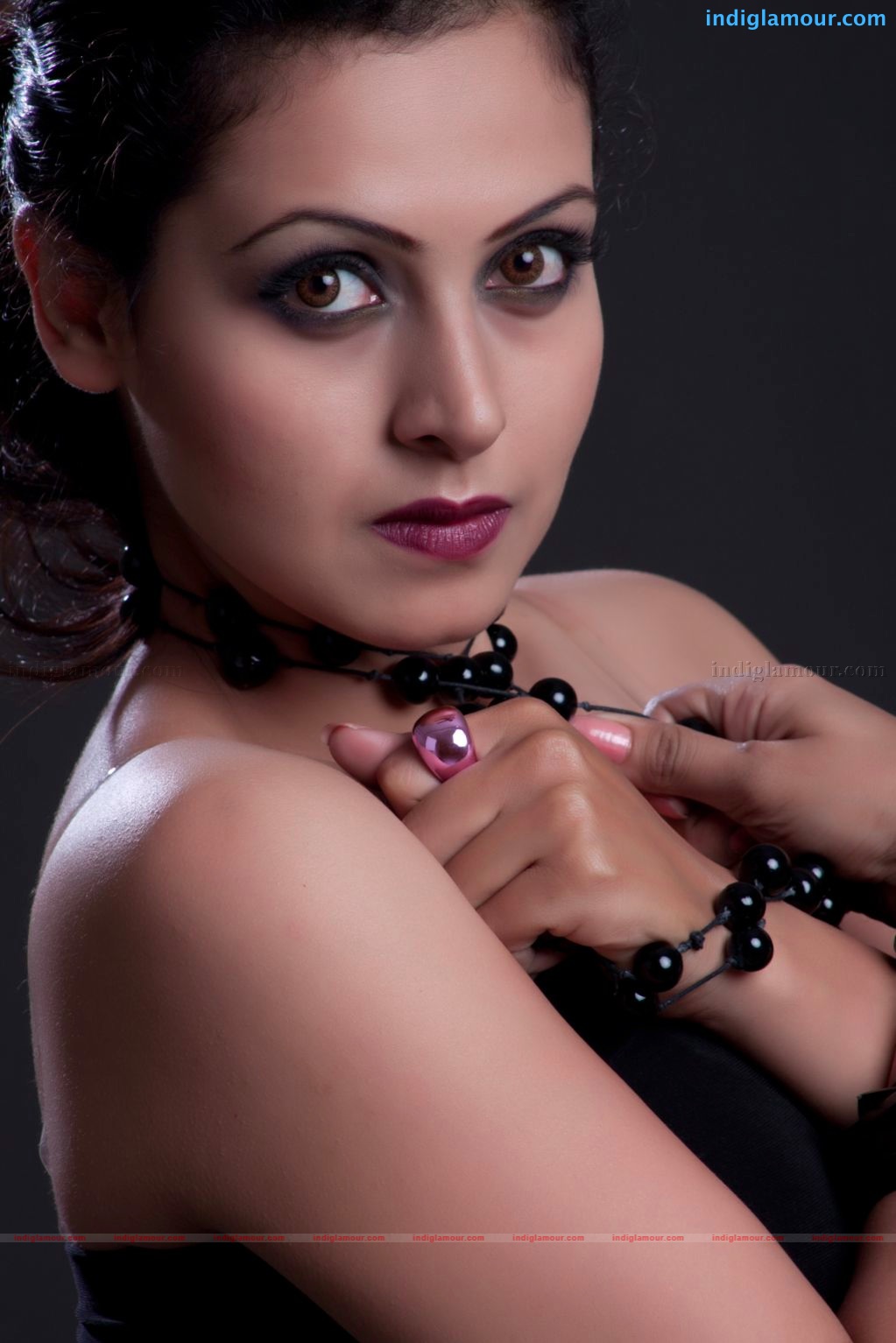 Neelam Gouhrani Actress hd photo