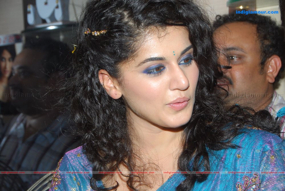 Tapsee Actress hd photo
