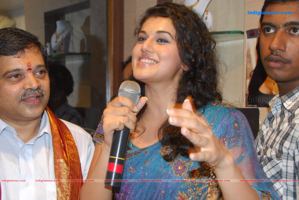 Tapsee Actress hd photo