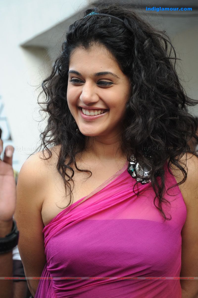 Tapsee Actress hd photo