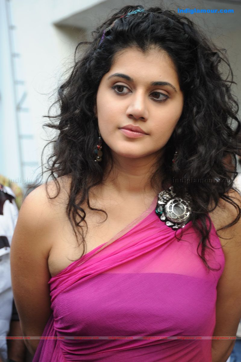 Tapsee Actress hd photo