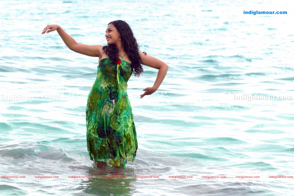 Nithya Menon Actress hd photo