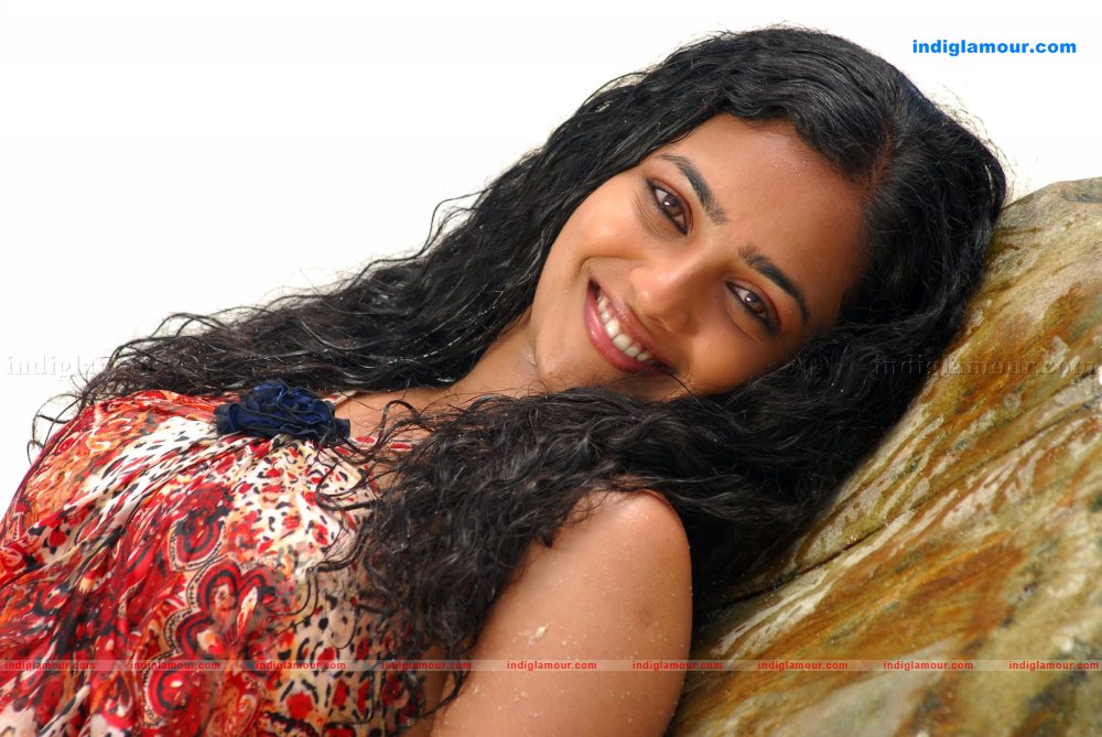Nithya Menon Actress hd photo