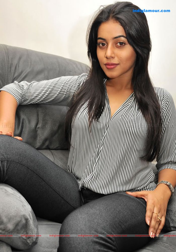 Poorna Actress hd photo