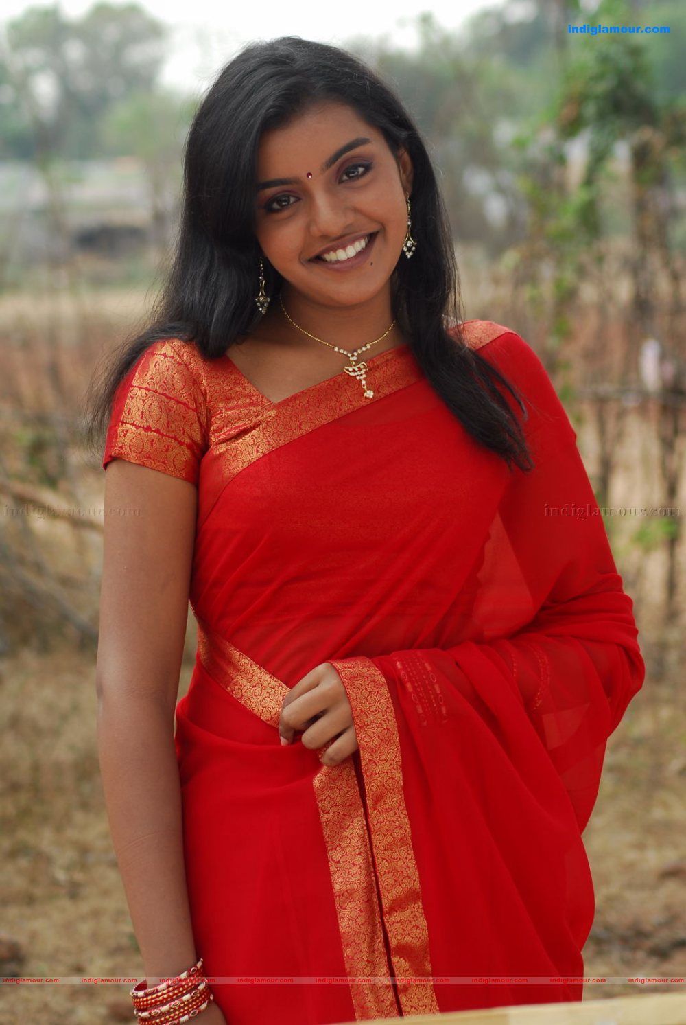 Divya Nagesh Actress hd photo