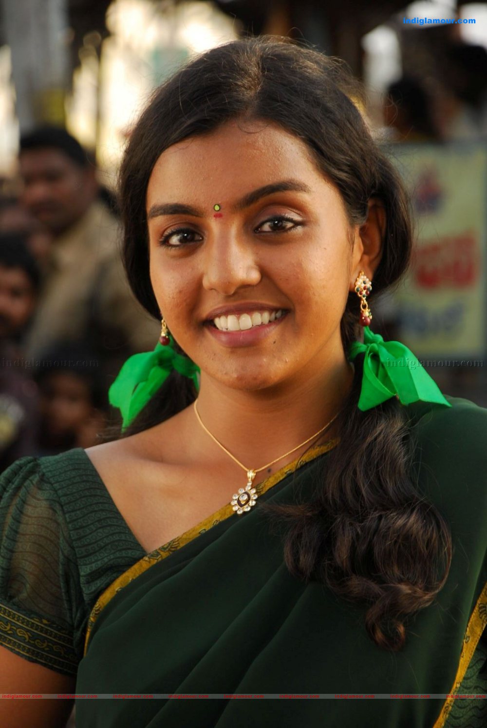 Divya Nagesh Actress hd photo