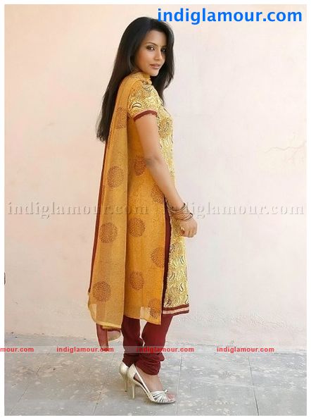 Priya Anand Actress hd photo
