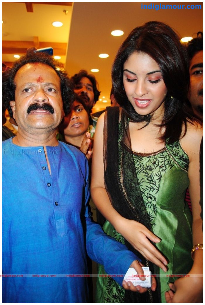 Richa Gangopadhyay Actress hd photo