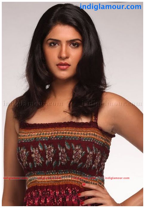 Deeksha Seth Actress hd photo