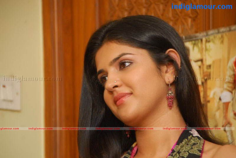 Deeksha Seth Actress hd photo