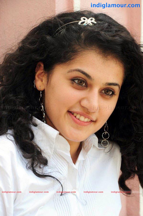 Tapsee Actress hd photo