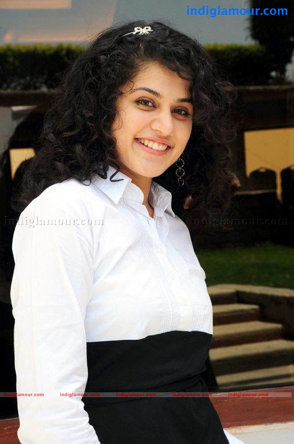 Tapsee Actress hd photo