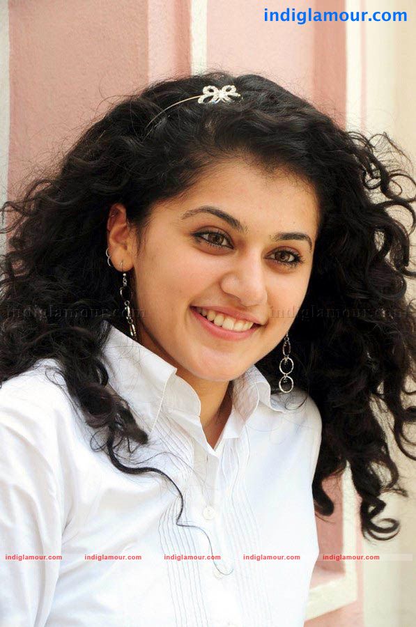 Tapsee Actress hd photo