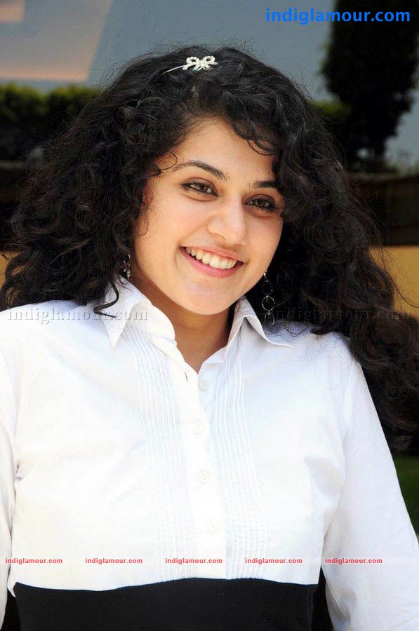 Tapsee Actress hd photo