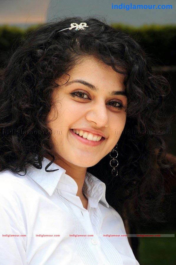 Tapsee Actress hd photo