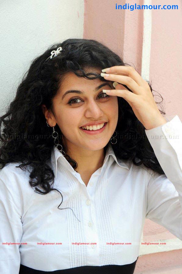 Tapsee Actress hd photo