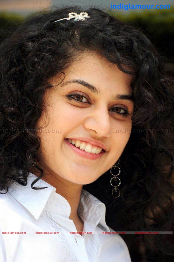 Tapsee Actress hd photo