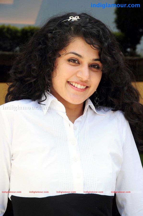 Tapsee Actress hd photo