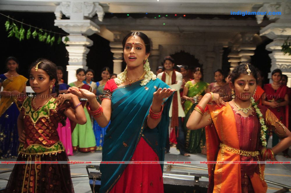 Maa Abbai Engineering Student Movie hd photo