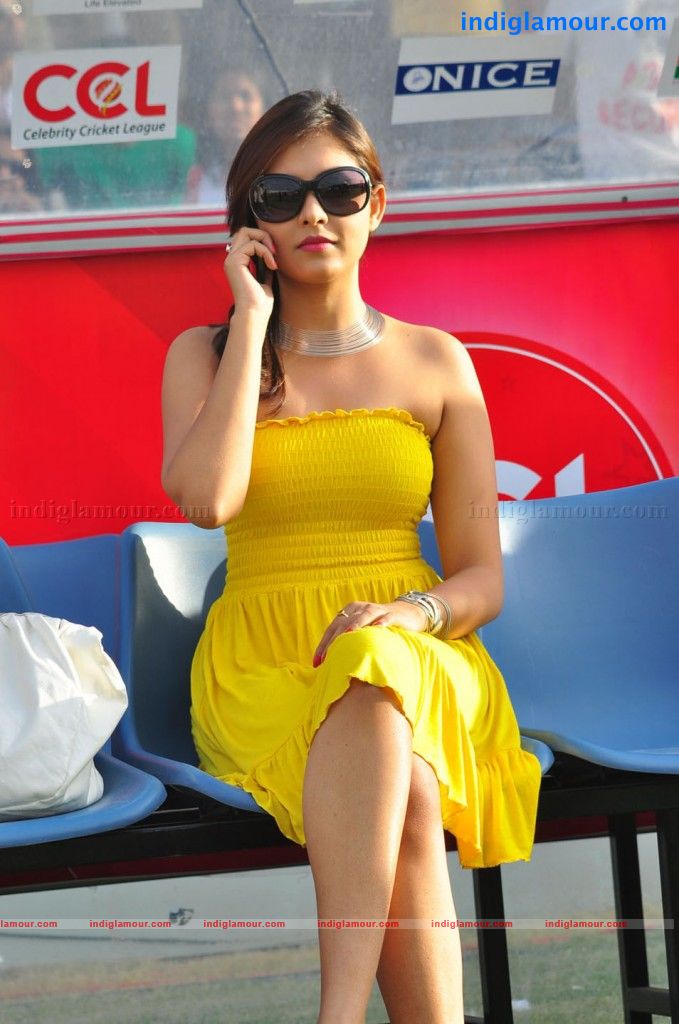 Madhu Shalini Actress hd photo