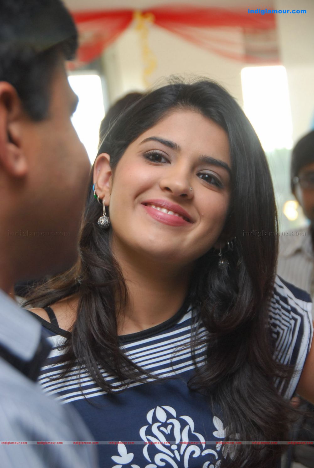 Deeksha Seth Actress hd photo