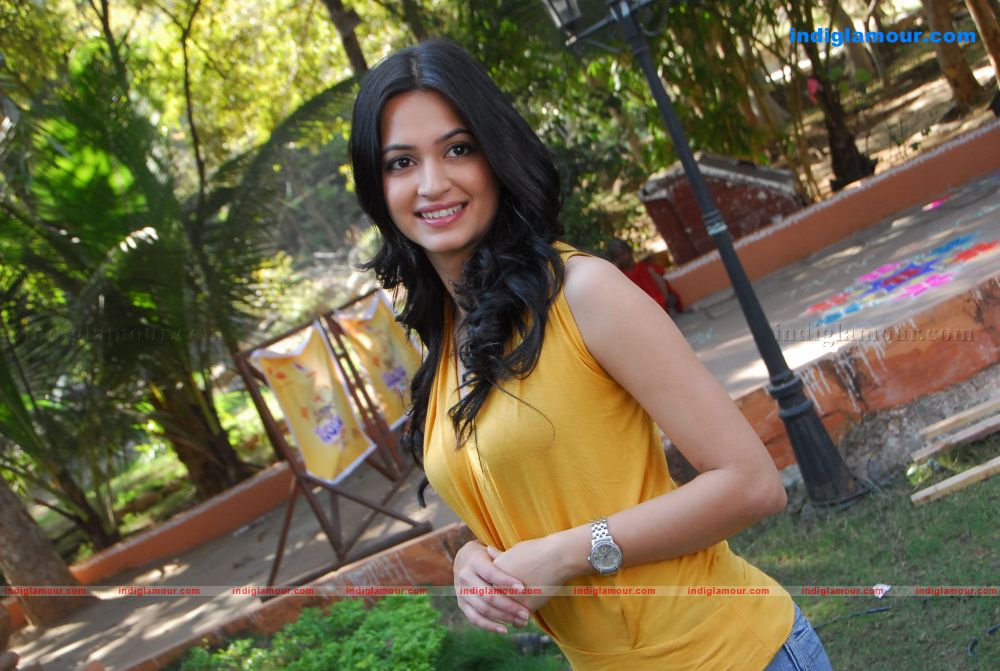 Kriti Kharbanda Actress hd photo
