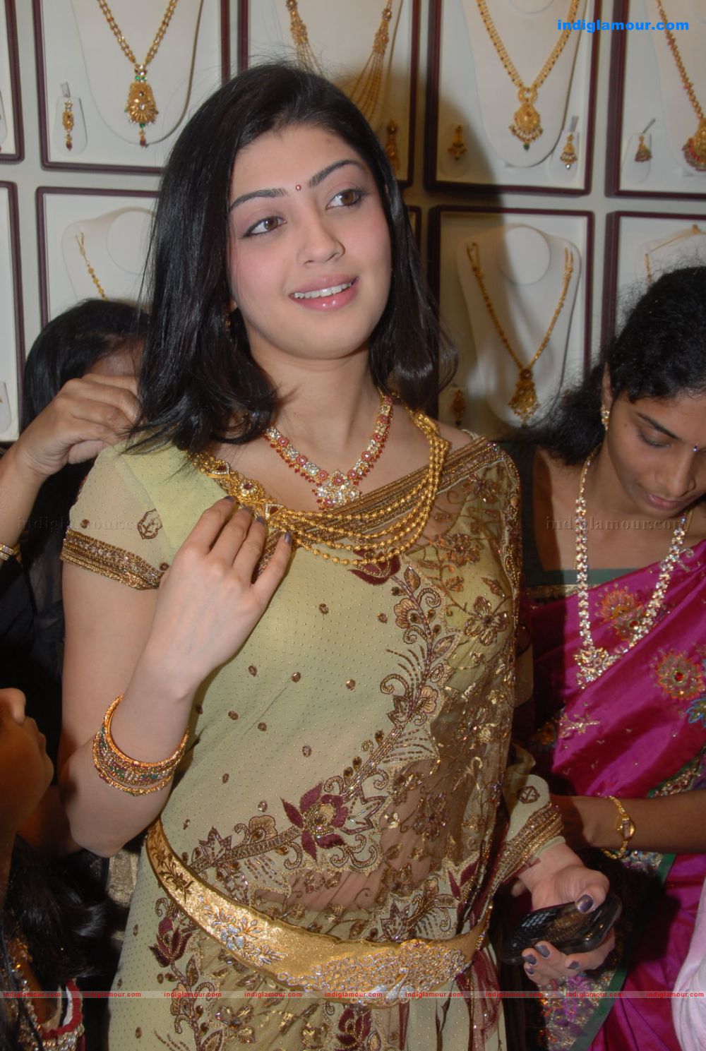 Pranitha Actress hd photo