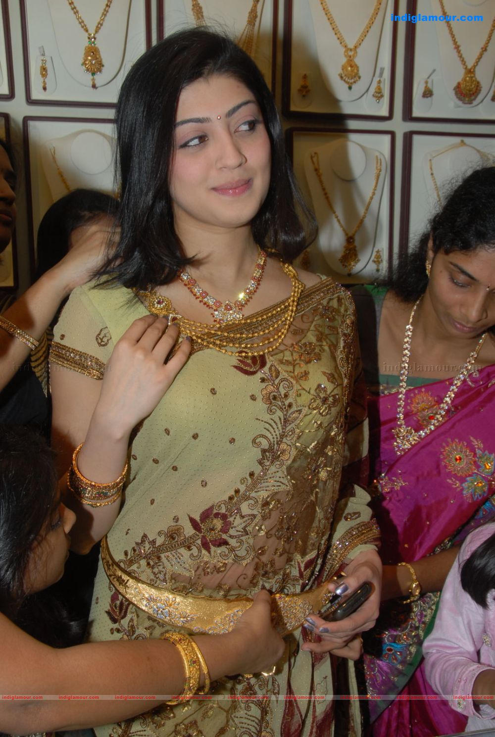 Pranitha Actress hd photo