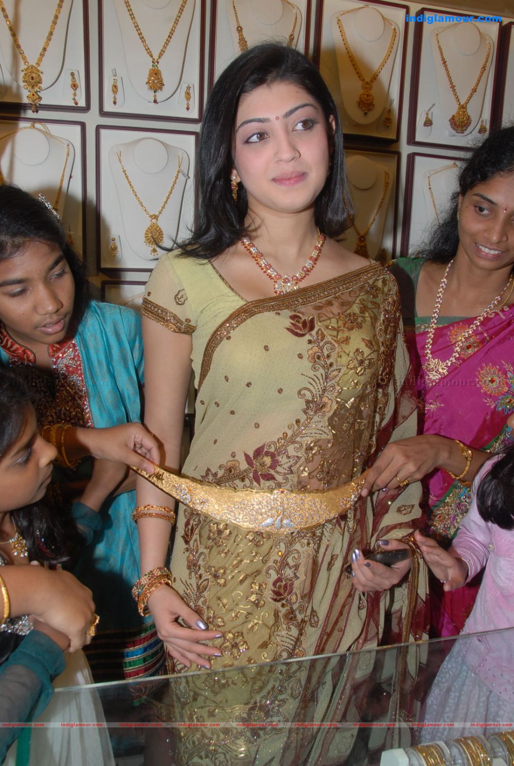 Pranitha Actress hd photo
