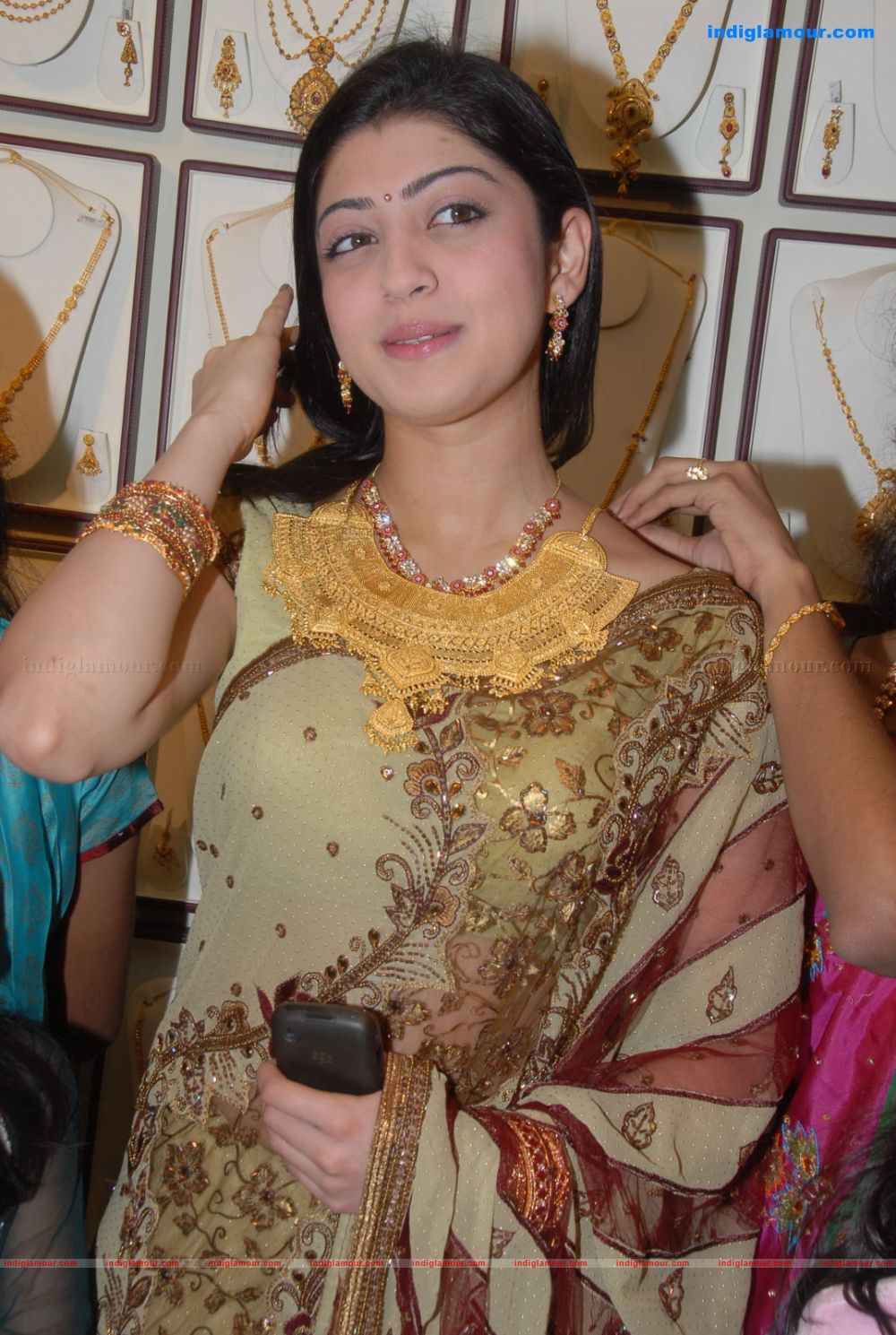 Pranitha Actress hd photo