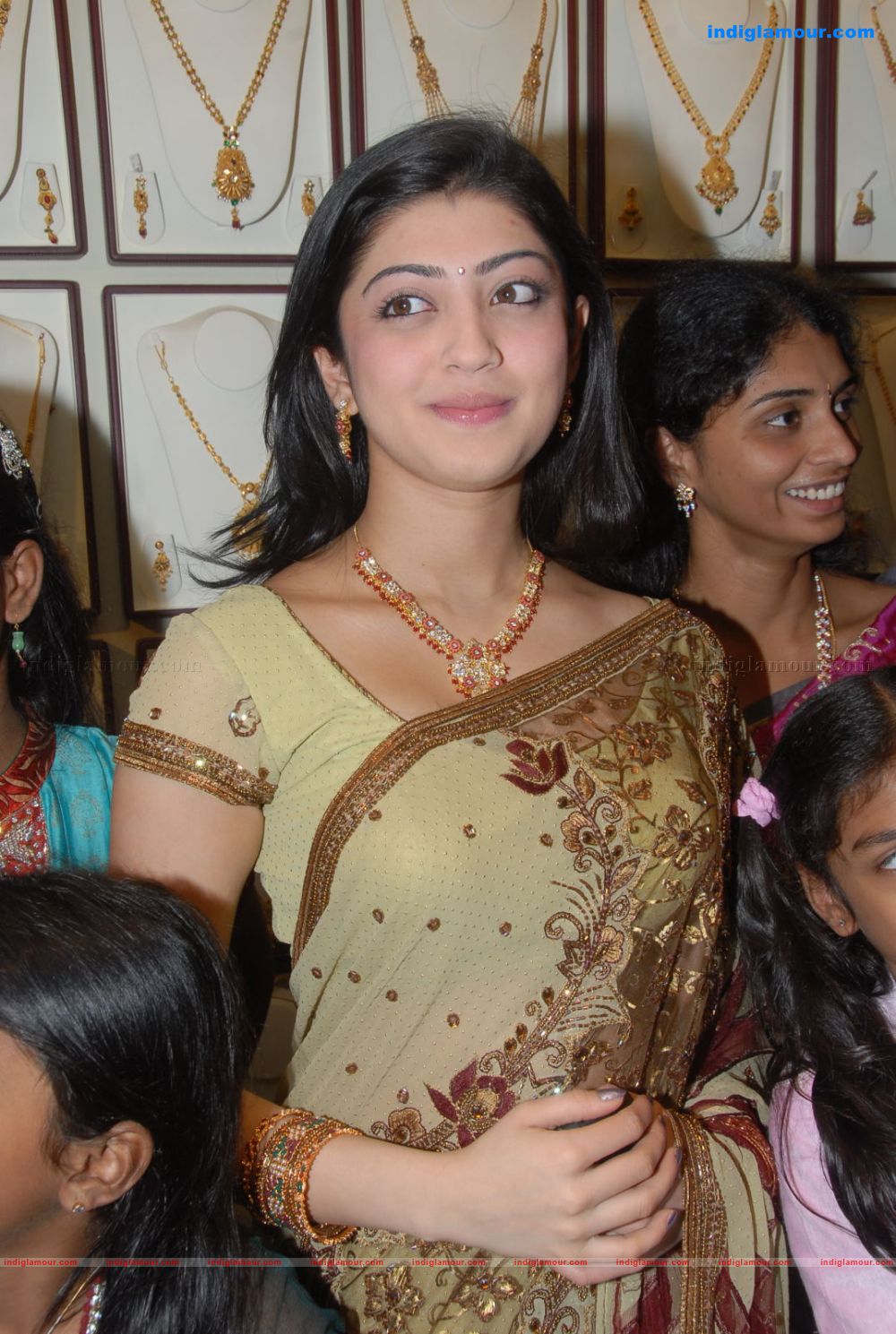 Pranitha Actress hd photo