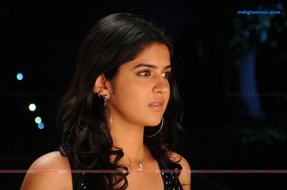 Deeksha Seth Actress hd photo