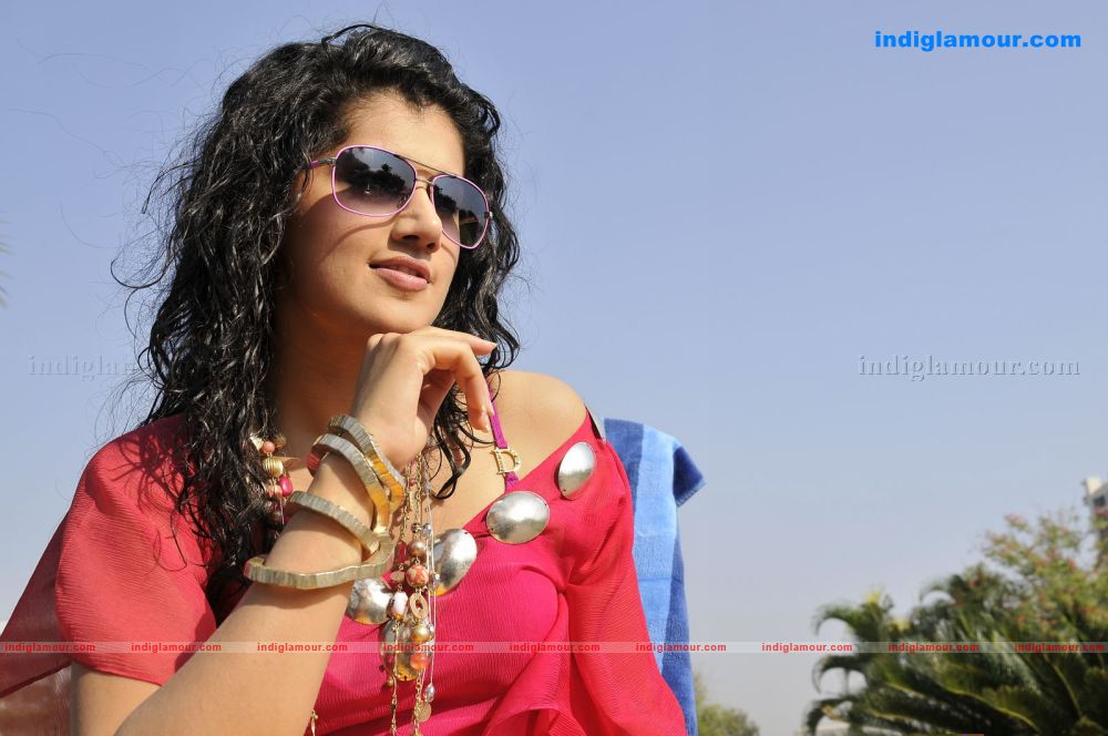 Tapsee Actress hd photo