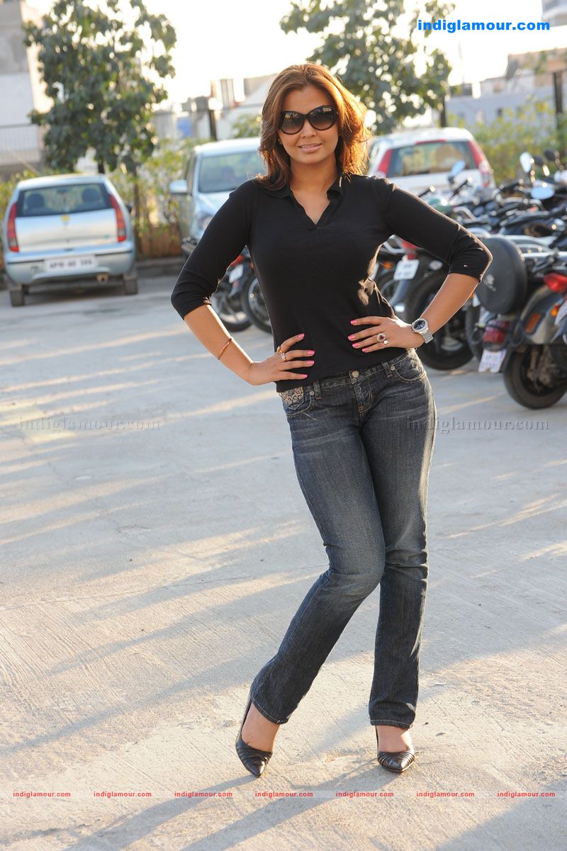 Deepali Singh Actress hd photo