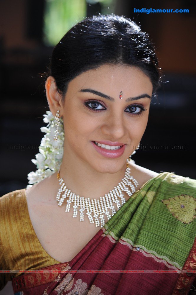 Aanchal Saberwal Actress hd photo