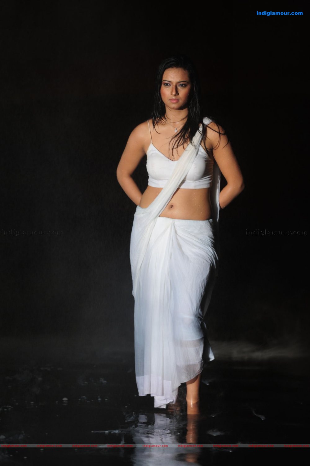 Isha Chawla Actress hd photo