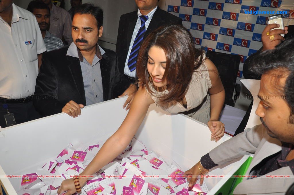Richa Gangopadhyay Actress hd photo