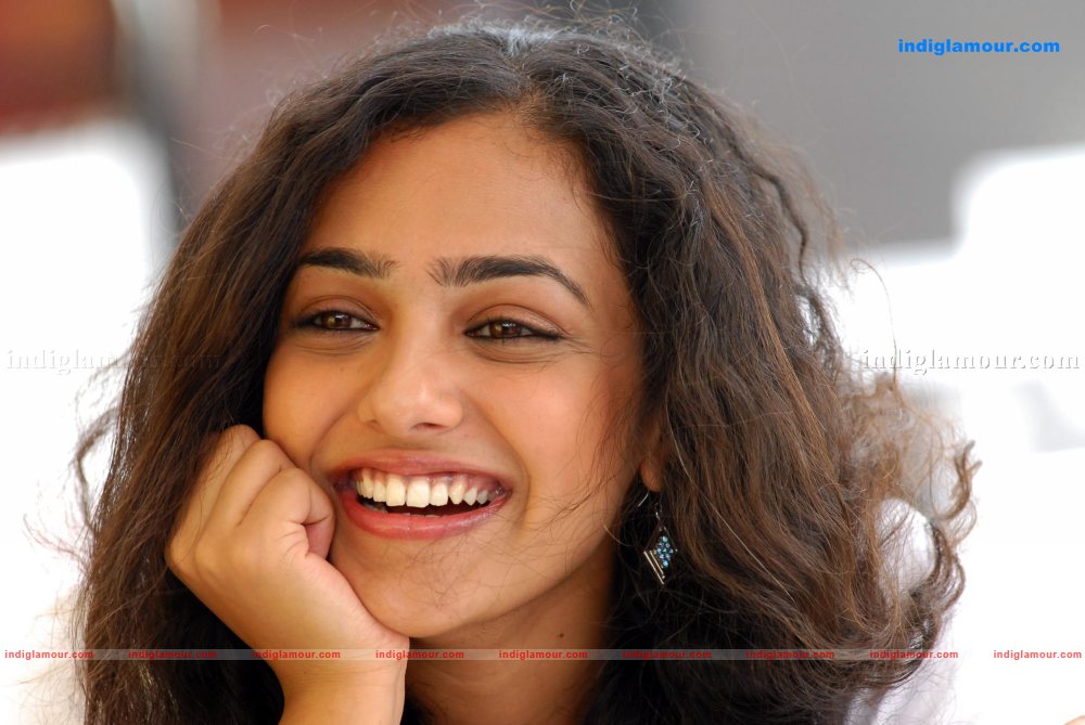 Nithya Menon Actress hd photo