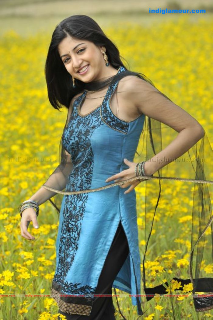 Poonam Kaur Actress hd photo