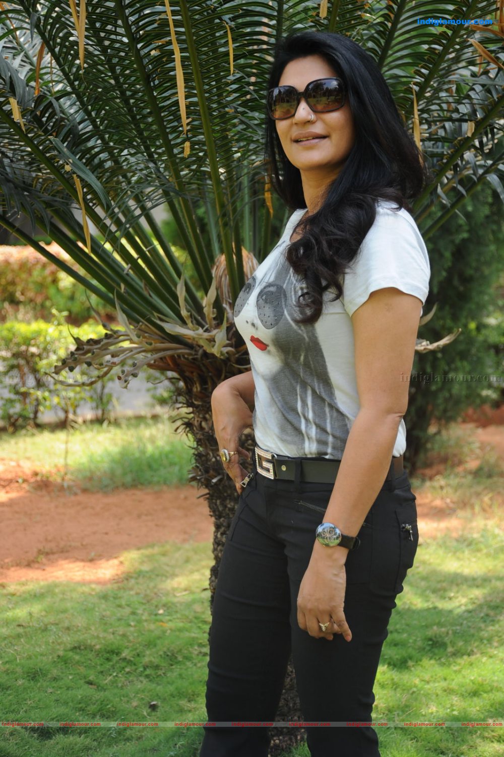 Zarine Ali Actress hd photo